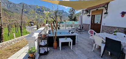 Tramonti Countryside Villa With Jacuzzi and Garden