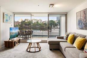 Apartment in Iconic Fingerwharf