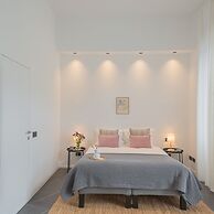 Piccola Como Lotus With 1 Bathrooms