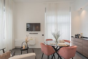 Piccola Como Lotus With 1 Bathrooms