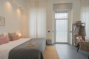 Piccola Como Lotus With 1 Bathrooms