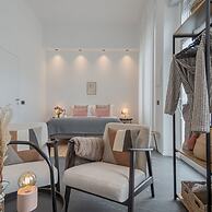 Piccola Como Lotus With 1 Bathrooms