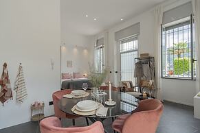 Piccola Como Lotus With 1 Bathrooms