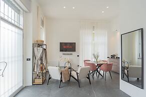 Piccola Como Lotus With 1 Bathrooms