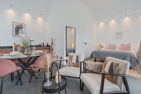 Piccola Como Lotus With 1 Bathrooms