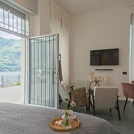 Piccola Como Lotus With 1 Bathrooms