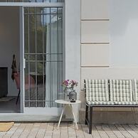 Piccola Como Lotus With 1 Bathrooms