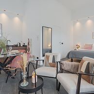 Piccola Como Lotus With 1 Bathrooms