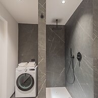 Piccola Como Lotus With 1 Bathrooms