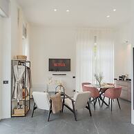 Piccola Como Lotus With 1 Bathrooms