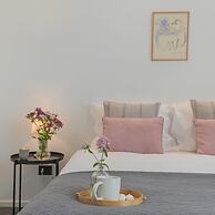 Piccola Como Lotus With 1 Bathrooms