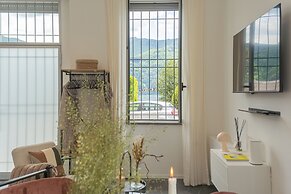 Piccola Como Lotus With 1 Bathrooms
