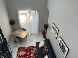 London-apartment-sleeps2-privateentrance