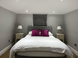 London-apartment-sleeps2-privateentrance