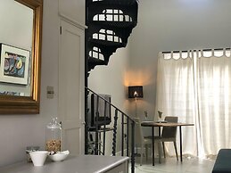 London-apartment-sleeps2-privateentrance