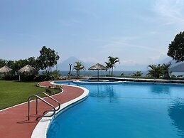 The Lakefront Panajachel by Tzanjuyu