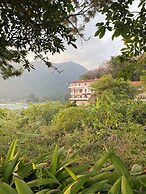 The Lakefront Panajachel by Tzanjuyu