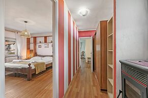 La Lanterna Swimming Pool Retreat