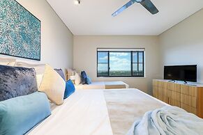Darwin Waterfront Penthouse