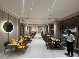 Hotel Govind Regency