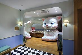 KITSCH HOTEL