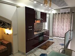 Room With Bathroom and Kitchen, With Independent Entrance