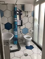 Room With Bathroom and Kitchen, With Independent Entrance