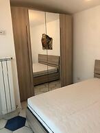 Room With Bathroom and Kitchen, With Independent Entrance