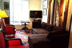 Lafayette Classic Parisian