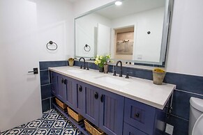 Dreamy Farmhouse In Studio City