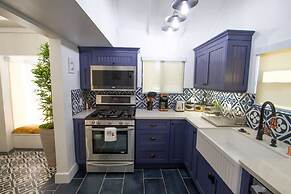 Dreamy Farmhouse In Studio City