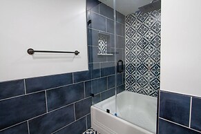 Dreamy Farmhouse In Studio City