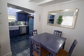 Dreamy Farmhouse In Studio City