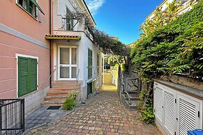 Rosemary Trilo 6 200 mt From sea