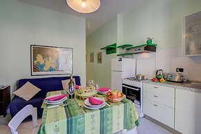 Rosemary Trilo 6 200 mt From sea