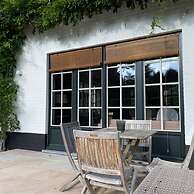 Two Guest-rooms in Stylish Villa - Free Bikes