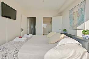 Comfortable Appartement With sea View 2 Terraces