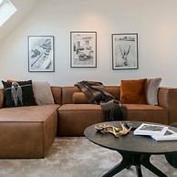 Spacious 3 Bedroom Apartment With Private Garage