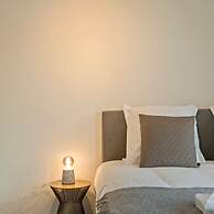 Spacious 3 Bedroom Apartment With Private Garage