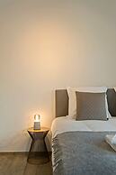 Spacious 3 Bedroom Apartment With Private Garage