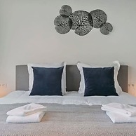 Spacious 3 Bedroom Apartment With Private Garage