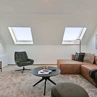 Spacious 3 Bedroom Apartment With Private Garage