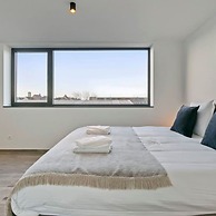 Spacious 3 Bedroom Apartment With Private Garage