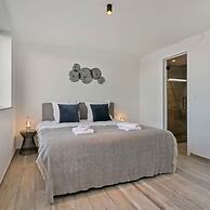 Spacious 3 Bedroom Apartment With Private Garage