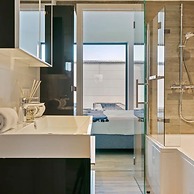 Spacious 3 Bedroom Apartment With Private Garage