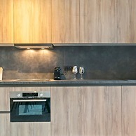 Spacious 3 Bedroom Apartment With Private Garage