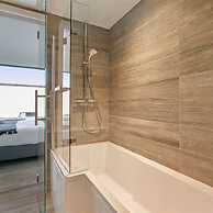 Spacious 3 Bedroom Apartment With Private Garage