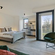 Spacious 3 Bedroom Apartment With Private Garage