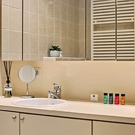 Cozy Apartment With Sea-view 1 min From Beach