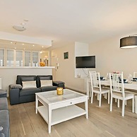 Cozy Apartment With Sea-view 1 min From Beach